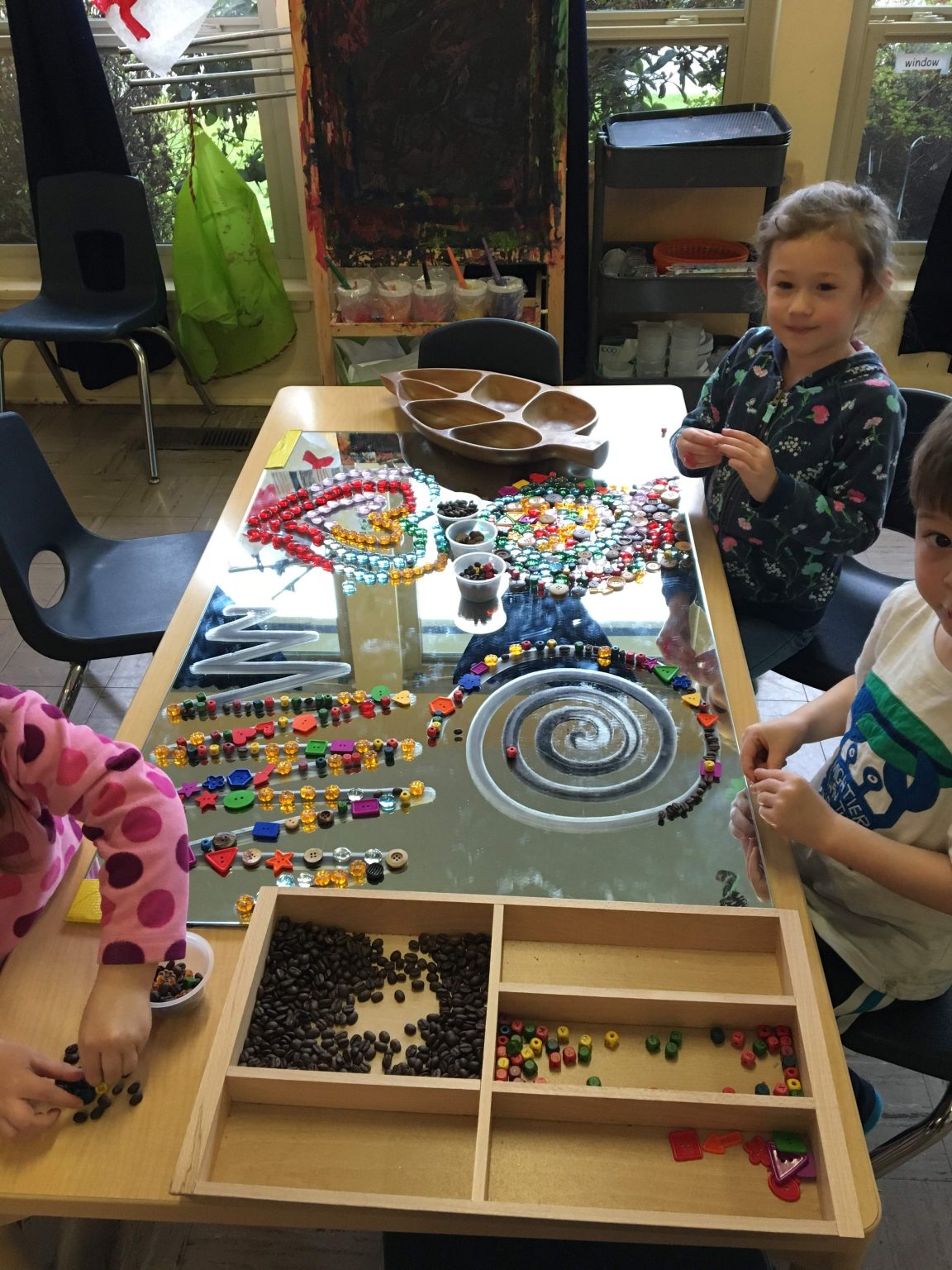 kids doing crafts at sumner valley preschool in sumner wa